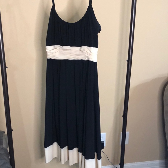 Dresses & Skirts - Black dress size 8